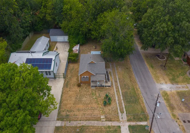 Photo 2 of Single family home for sale at 905 N Frances St, Terrell, TX 75160 | MLS# 21365778 | Listing updated on 2026-09-17