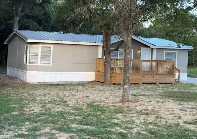 Photo 3 of Manufactured home for sale at 111 Shady Springs Dr, Bridgeport, TX 76426 | MLS# 21367056 | Listing updated on 2026-08-23