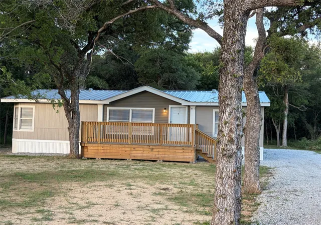 Photo 3 of Manufactured home for sale at 111 Shady Springs Dr, Bridgeport, TX 76426 | MLS# 21367056 | Listing updated on 2026-08-23