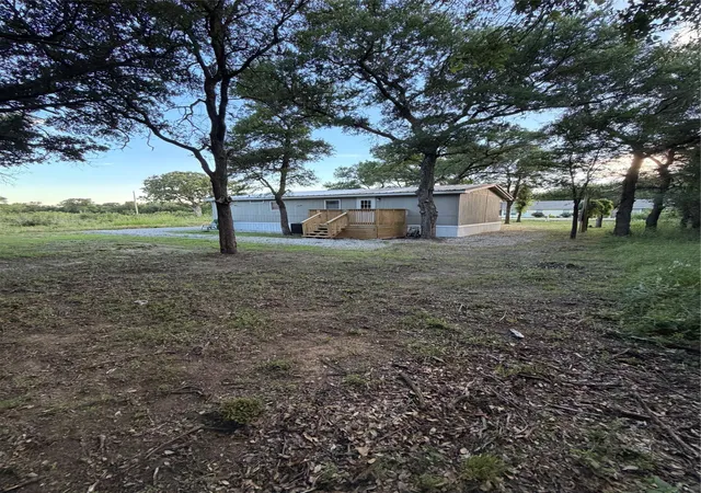 Photo 4 of Manufactured home for sale at 111 Shady Springs Dr, Bridgeport, TX 76426 | MLS# 21367056 | Listing updated on 2026-08-23