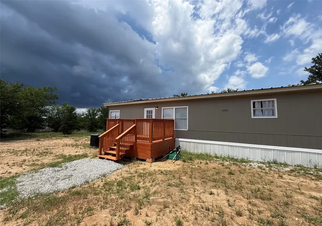 Photo 2 of Manufactured home for sale at 122 Little Valley Dr, Bridgeport, TX 76426 | MLS# 21367098 | Listing updated on 2026-08-23