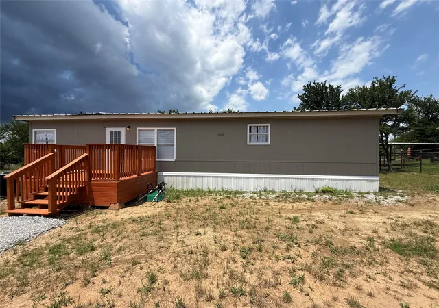 Photo 3 of Manufactured home for sale at 122 Little Valley Dr, Bridgeport, TX 76426 | MLS# 21367098 | Listing updated on 2026-08-23