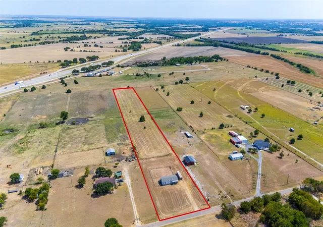 Photo 1 of Manufactured home for sale at 523 W Pecan Tree Rd, Waxahachie, TX 75167 | MLS# 21367129 | Listing updated on 2026-08-23
