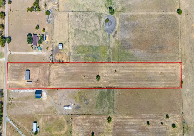 Photo 2 of Manufactured home for sale at 523 W Pecan Tree Rd, Waxahachie, TX 75167 | MLS# 21367129 | Listing updated on 2026-08-23