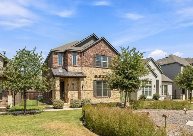 Photo 2 of Single family home for sale at 4529 Stone Valley Trl, Arlington, TX 76005 | MLS# 21367208 | Listing updated on 2026-08-23