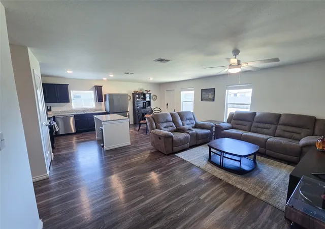 Photo 2 of Sale Pending at 3609 Yamini Dr, Abilene, TX 79606 | MLS# 21367209 | Listing updated on 2026-08-27