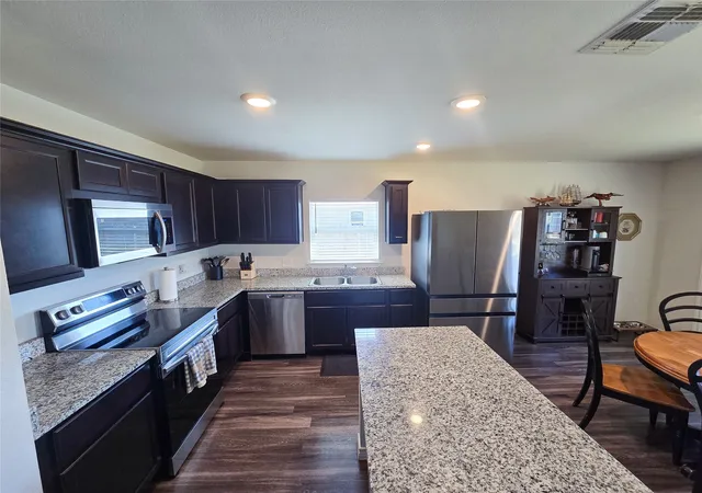 Photo 4 of Sale Pending at 3609 Yamini Dr, Abilene, TX 79606 | MLS# 21367209 | Listing updated on 2026-08-27