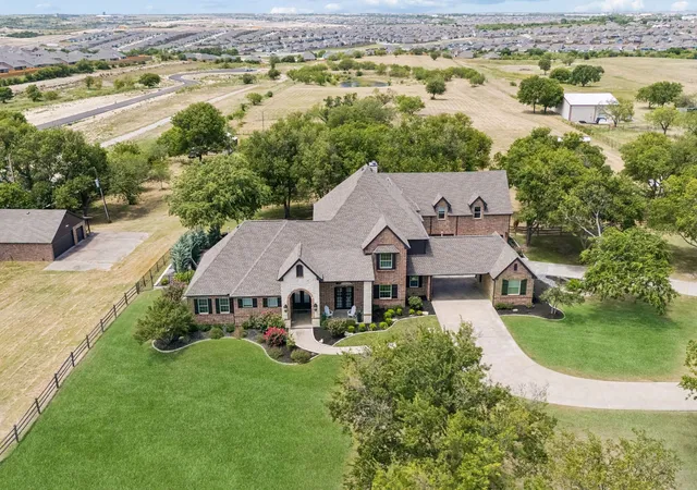 Photo 1 of Single family home for sale at 9516 Park Dr, Fort Worth, TX 76179 | MLS# 21367196 | Listing updated on 2026-10-07