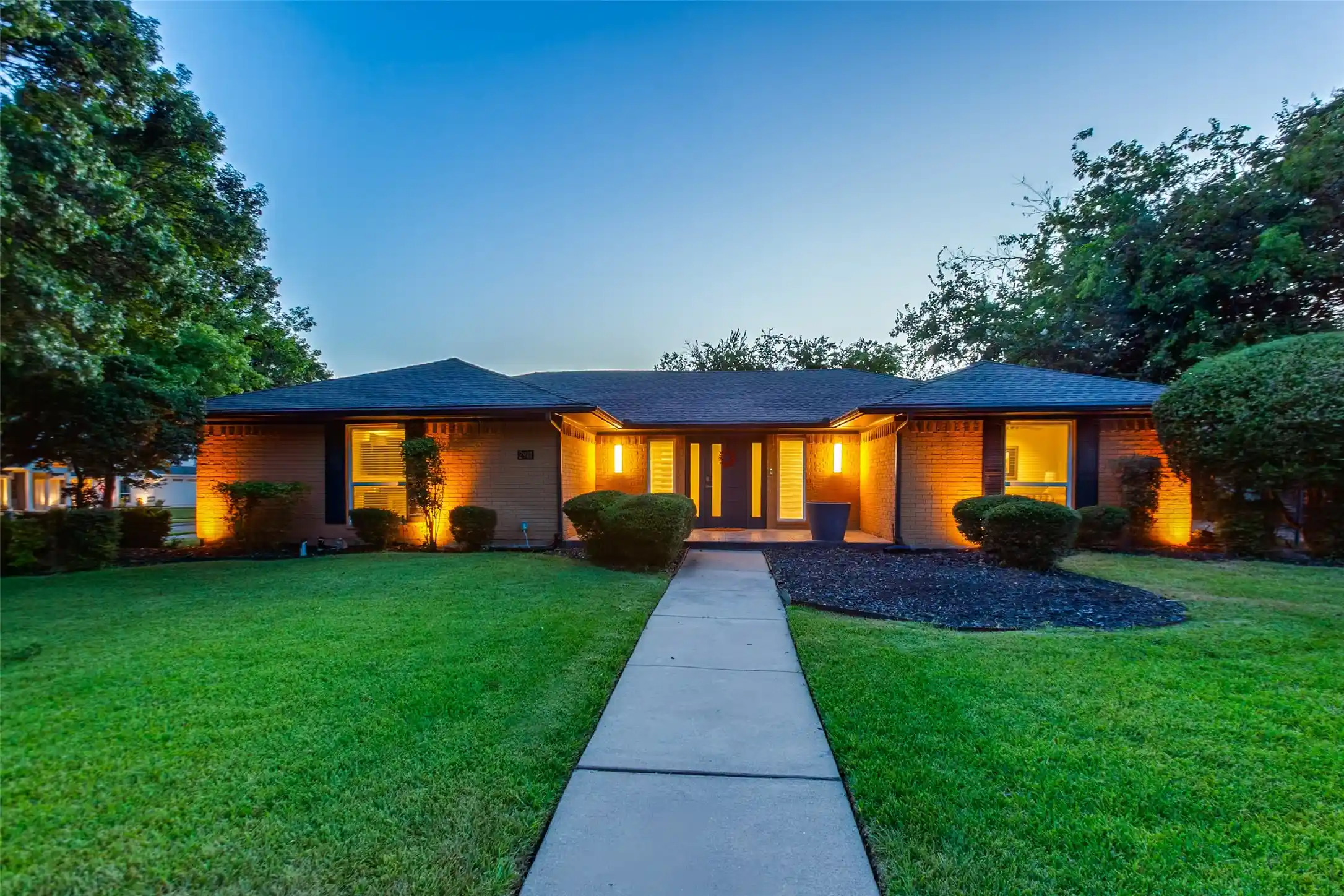 Single family home for sale at 2901 Deep Valley Trl, Plano, TX 75075 | MLS# 21366648