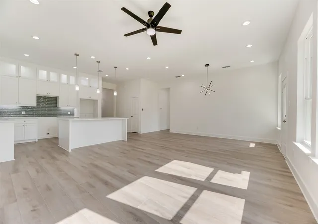 Photo 4 of Single family home for sale at 1350 Claude St, Dallas, TX 75203 | MLS# 21365343 | Listing updated on 2026-08-23