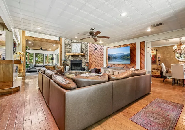 Photo 3 of Single family home for sale at 111 Vz County Road 4133, Canton, TX 75103 | MLS# 21366278 | Listing updated on 2026-08-23