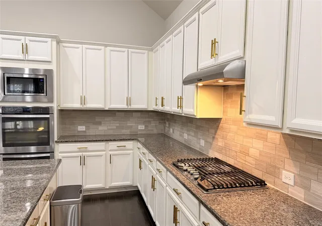 Photo 4 of Single family home for sale at 3721 Winchester, The Colony, TX 75056 | MLS# 21367241 | Listing updated on 2026-08-23