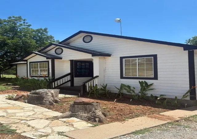 Photo 3 of Single family home for sale at 2800 Galaxy St, Granbury, TX 76049 | MLS# 21366924 | Listing updated on 2026-09-29