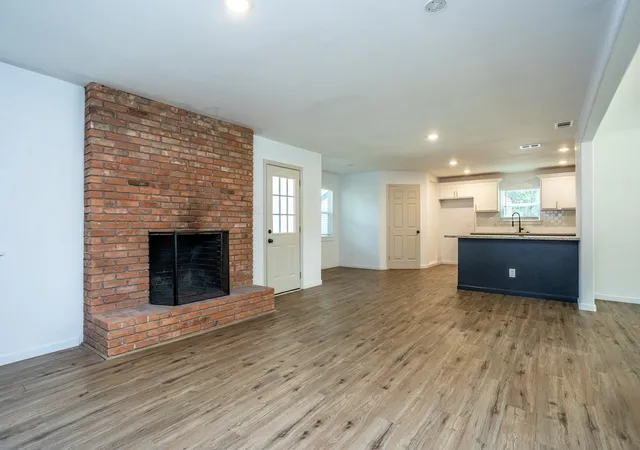 Photo 3 of Single family home for sale at 809 Wood River Rd, Dallas, TX 75232 | MLS# 21367257 | Listing updated on 2026-09-27