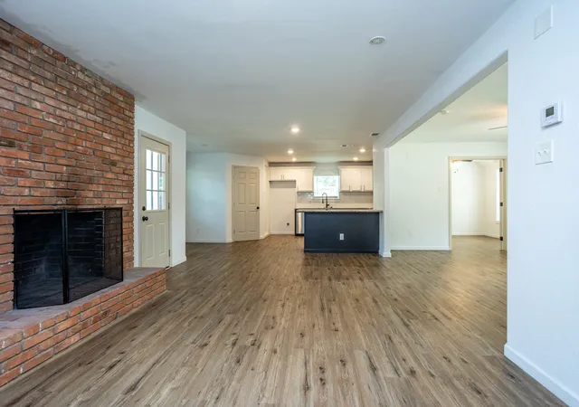 Photo 4 of Single family home for sale at 809 Wood River Rd, Dallas, TX 75232 | MLS# 21367257 | Listing updated on 2026-09-27