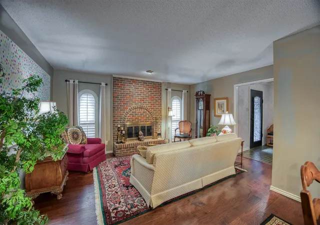 Photo 4 of Townhouse for sale at 6837 Anglebluff Cir, Dallas, TX 75248 | MLS# 21367134 | Listing updated on 2026-08-23