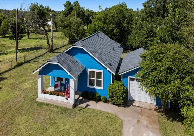 Photo 3 of Single family home for sale at 504 Fannin St, Millsap, TX 76066 | MLS# 21366876 | Listing updated on 2026-09-29