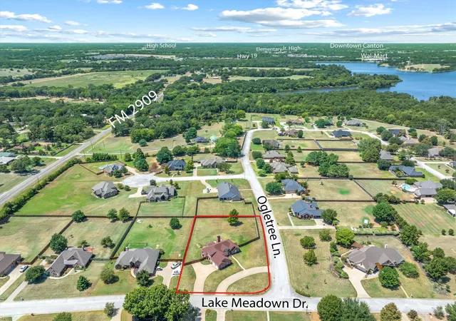 Photo 3 of Single family home for sale at 117 Lake Meadow Blvd, Canton, TX 75103 | MLS# 21365995 | Listing updated on 2026-08-26