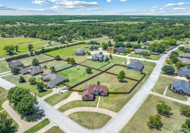 Photo 4 of Single family home for sale at 117 Lake Meadow Blvd, Canton, TX 75103 | MLS# 21365995 | Listing updated on 2026-08-26