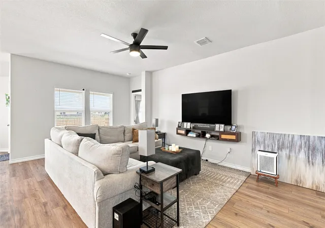 Photo 4 of Single family home for sale at 5737 Foggy Lagoon Dr, Waco, TX 76708 | MLS# 21367316 | Listing updated on 2026-08-23