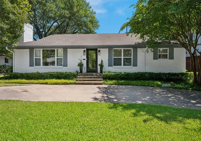 Photo 1 of Single family home for sale at 6236 Del Norte Ln, Dallas, TX 75225 | MLS# 21367320 | Listing updated on 2026-08-29