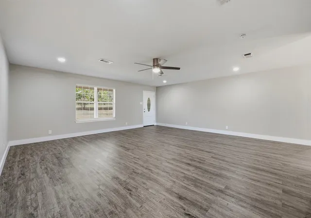 Photo 4 of Single family home for sale at 566 Mccraw Ln, Denison, TX 75021 | MLS# 21367324 | Listing updated on 2026-10-04