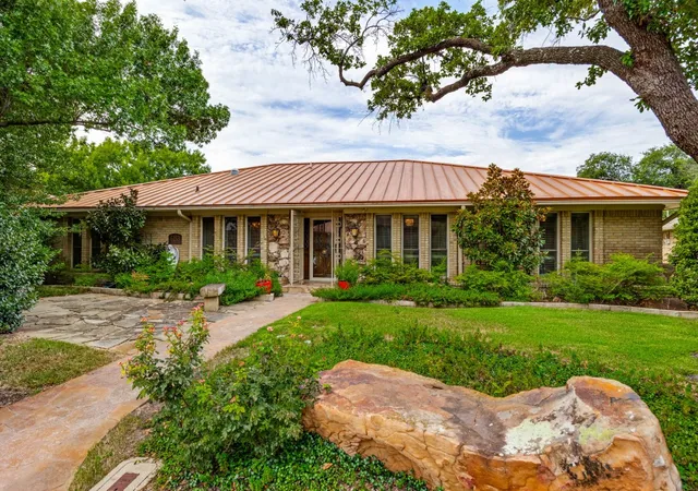 Photo 1 of Single family home for sale at 6153 Danbury Ln, Dallas, TX 75214 | MLS# 21366227 | Listing updated on 2026-08-26