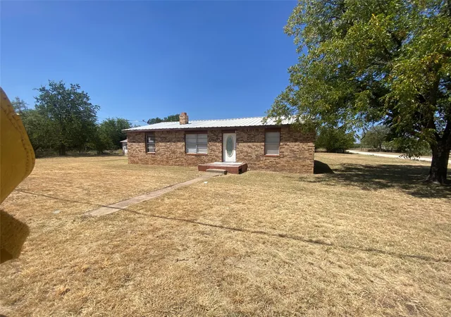 Photo 1 of Single family home for sale at 1415 Mountain St, Coleman, TX 76834 | MLS# 21366039 | Listing updated on 2026-08-24