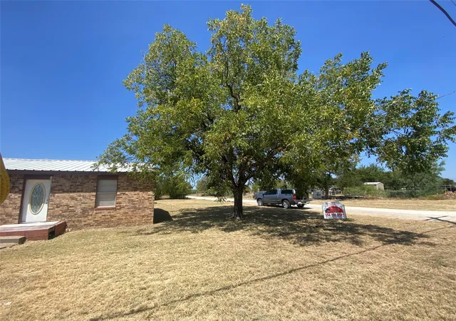 Photo 2 of Single family home for sale at 1415 Mountain St, Coleman, TX 76834 | MLS# 21366039 | Listing updated on 2026-08-24