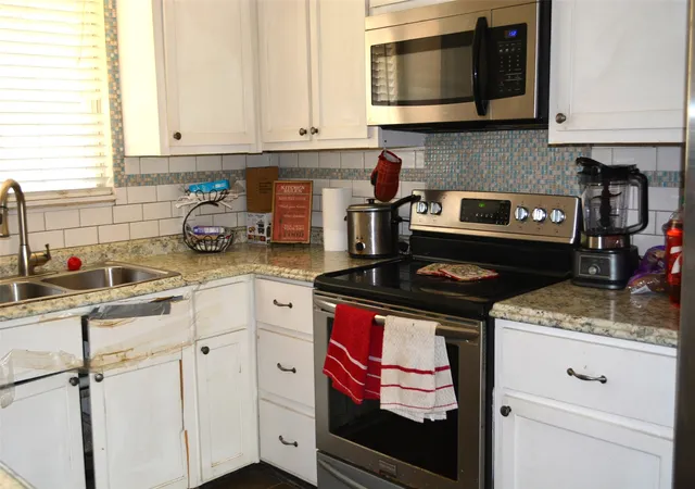 Photo 3 of Single family home for sale at 9040 Avalon Dr, Shreveport, LA 71118 | MLS# 21367068 | Listing updated on 2026-08-24