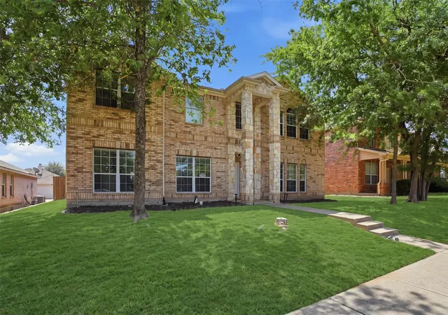 Photo 3 of Single family home for sale at 2159 Fair Weather Dr, Lancaster, TX 75146 | MLS# 21367404 | Listing updated on 2026-08-24