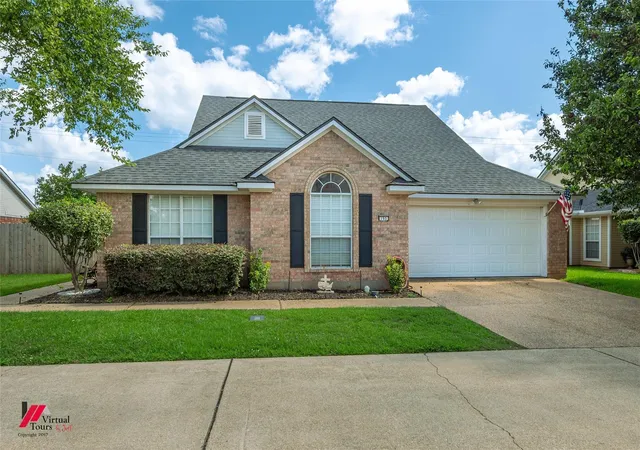 Photo 1 of Single family home for sale at 195 Kings Xing, Shreveport, LA 71105 | MLS# 21367217 | Listing updated on 2026-08-24
