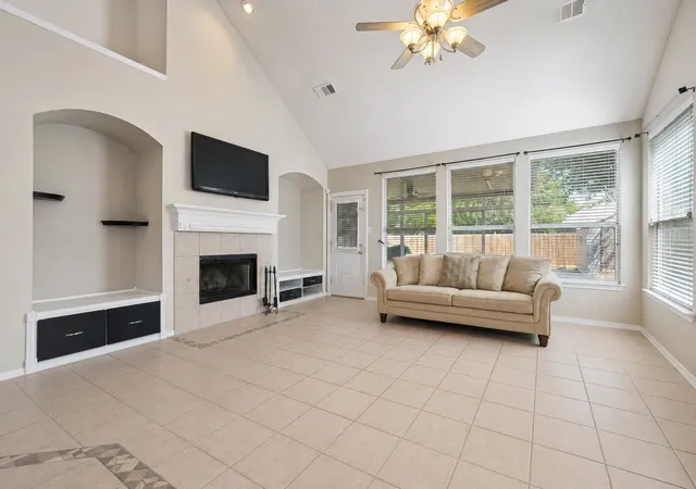 Photo 3 of Single family home for sale at 4205 Creek Falls Dr, Corinth, TX 76208 | MLS# 21363217 | Listing updated on 2026-08-30