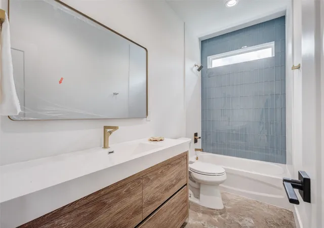 Photo 3 of Single family home for sale at 1911 Bickers St, Dallas, TX 75212 | MLS# 21346949 | Listing updated on 2026-09-20