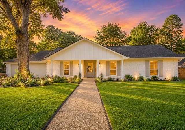 Photo 1 of Single family home for sale at 1811 Picadilly Pl, Tyler, TX 75703 | MLS# 21366701 | Listing updated on 2026-09-26