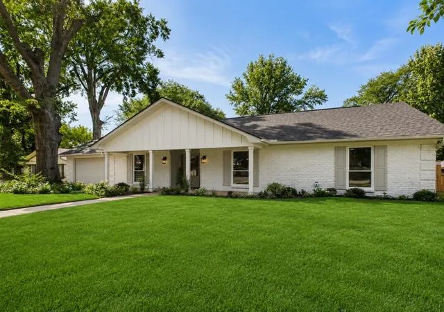Photo 2 of Single family home for sale at 1811 Picadilly Pl, Tyler, TX 75703 | MLS# 21366701 | Listing updated on 2026-09-26