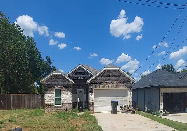 Photo 1 of Single family home for sale at 914 Park St, Greenville, TX 75401 | MLS# 21367521 | Listing updated on 2026-08-24