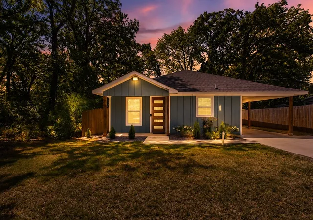 Photo 1 of Single family home for sale at 14089 E Travis Ln, Log Cabin, TX 75148 | MLS# 21367430 | Listing updated on 2026-10-09