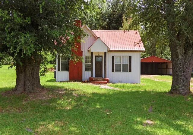Single family home for sale at 506 E Longview St, Arp, TX 75750 | MLS# 21367576
