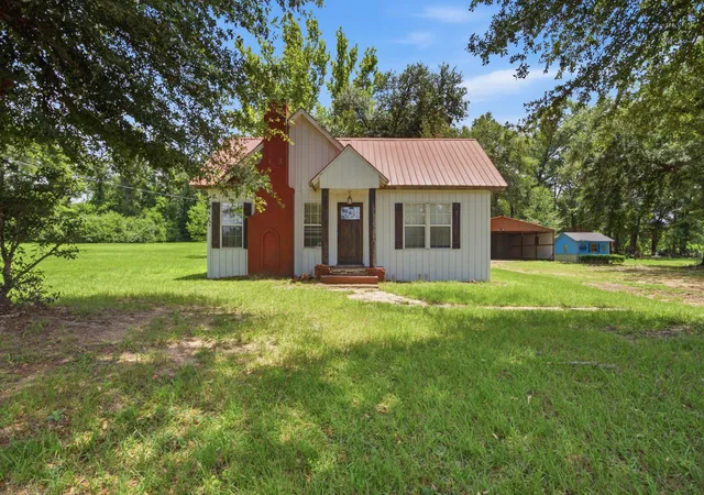 Photo 2 of Single family home for sale at 506 E Longview St, Arp, TX 75750 | MLS# 21367576 | Listing updated on 2026-08-24