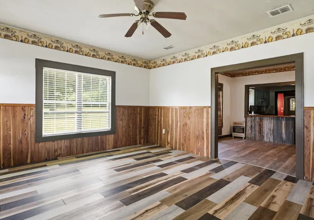 Photo 4 of Single family home for sale at 506 E Longview St, Arp, TX 75750 | MLS# 21367576 | Listing updated on 2026-08-24