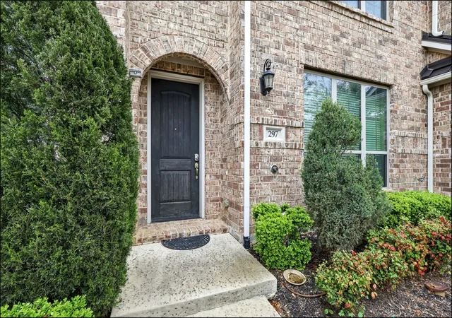Photo 3 of Townhouse for sale at 297 Scotia St, Lewisville, TX 75056 | MLS# 21367566 | Listing updated on 2026-08-26