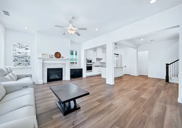 Photo 4 of Single family home for sale at 836 Utica Dr, Mc Kinney, TX 75069 | MLS# 21367414 | Listing updated on 2026-08-30