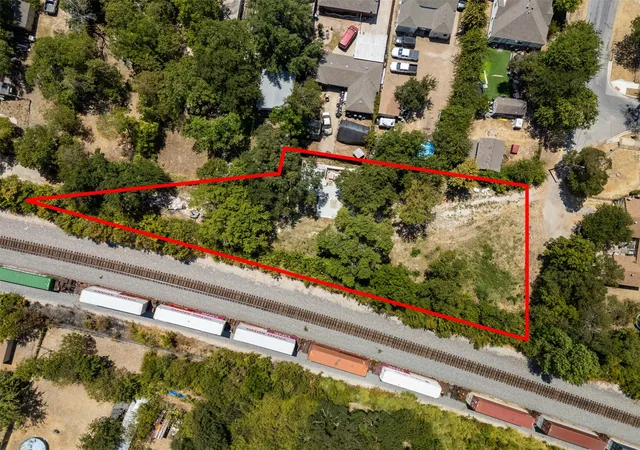Photo 1 of Land for sale at 15 Wilkes Ave, Dallas, TX 75227 | MLS# 21367088 | Listing updated on 2026-08-24