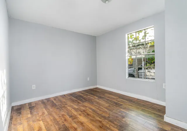 Photo 3 of Single family home for sale at 2314 Frank Henderson Jr Dr, Dallas, TX 75216 | MLS# 21367584 | Listing updated on 2026-08-24