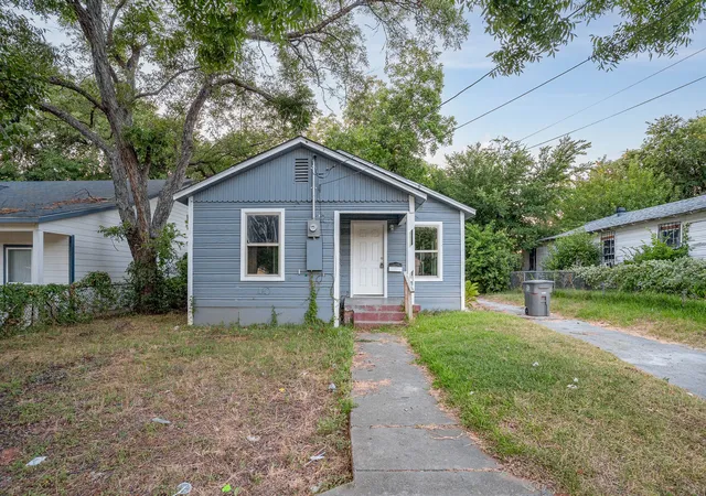 Photo 1 of Single family home for sale at 3715 Hancock St, Dallas, TX 75210 | MLS# 21367585 | Listing updated on 2026-08-24