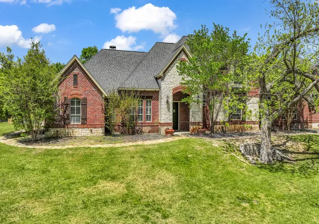 Photo 3 of Single family home for sale at 1555 Hunterglenn Dr, Aledo, TX 76008 | MLS# 21367206 | Listing updated on 2026-08-29