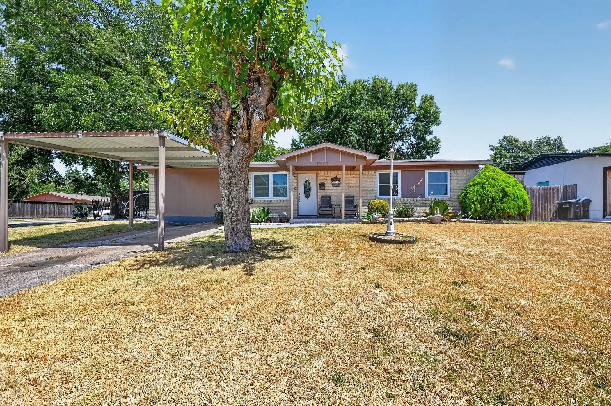 Photo 1 of Single family home for sale at 3532 Edgebrook Dr, Mesquite, TX 75150 | MLS# 21358882 | Listing updated on 2026-10-17