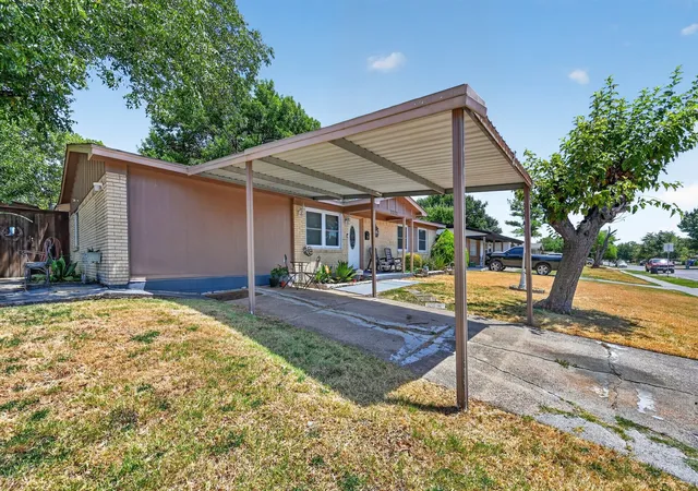 Photo 2 of Single family home for sale at 3532 Edgebrook Dr, Mesquite, TX 75150 | MLS# 21358882 | Listing updated on 2026-09-23