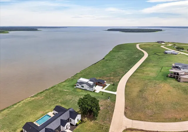 Photo 4 of Single family home for sale at 1141 Beacon Shore Rd, Kemp, TX 75143 | MLS# 21365349 | Listing updated on 2026-09-05